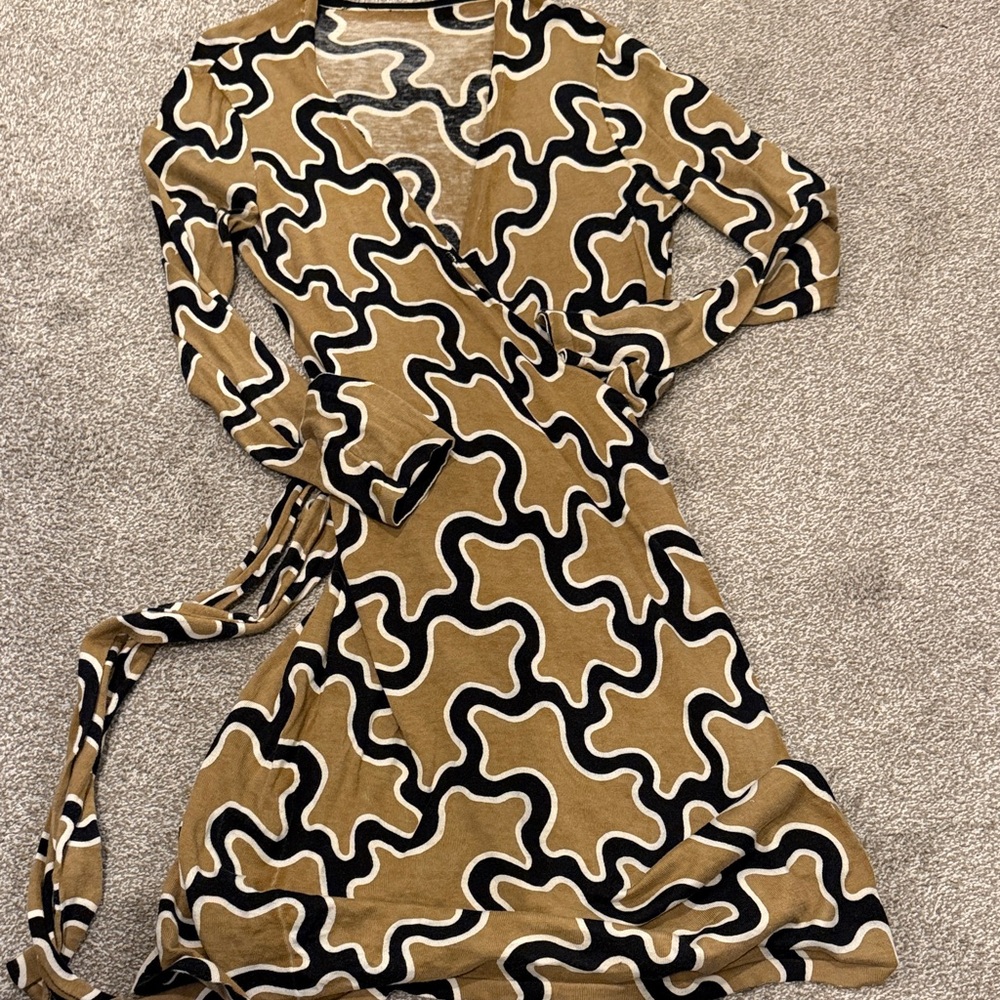 Women's Wrap Dress in Abstract Print